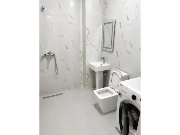 Tirane, jepet me qera apartament 1+1 Kati 1, 60 m² 500 € (Kopshti Botanik Nea142022)