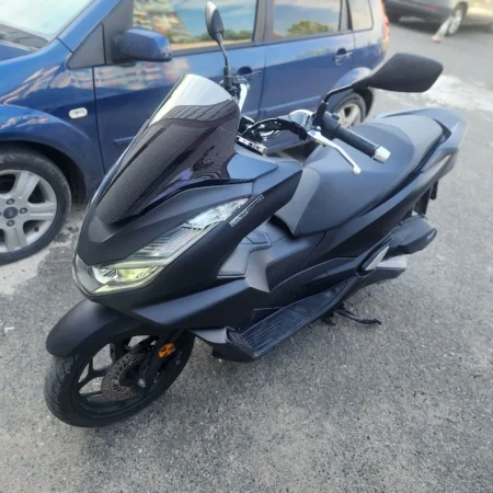 Tirane, shitet , e zeze 3.000 €