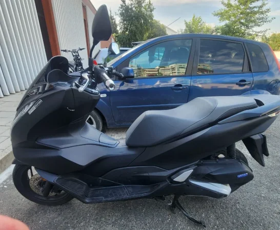 Tirane, shitet , e zeze 3.000 €