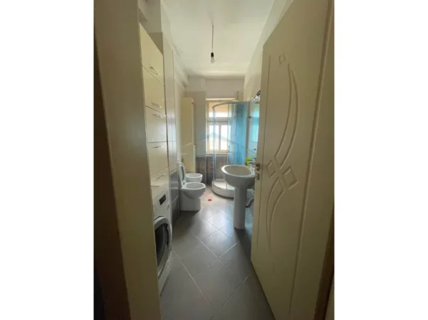 Tirane, shitet apartament 1+1 Kati 3, 93 m² 115.000 € (Tufine)