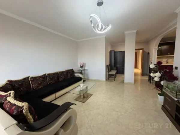Tirane, shitet apartament 3+1 Kati 2, 131 m² 310.000 € (Qendra Kristal bot141505)