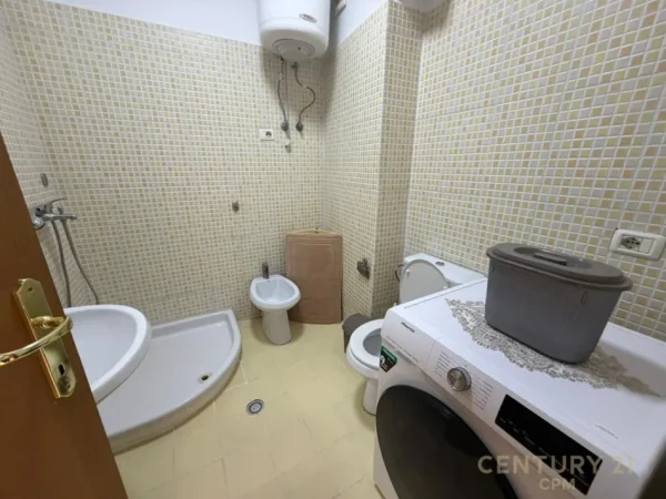 Tirane, shitet apartament 3+1 Kati 2, 131 m² 310.000 € (Qendra Kristal bot141505)