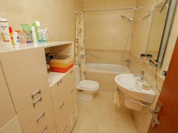 Tirane, jepet me qera apartament 3+1 Kati 3, 153 m² 780 € (Don Bosko)