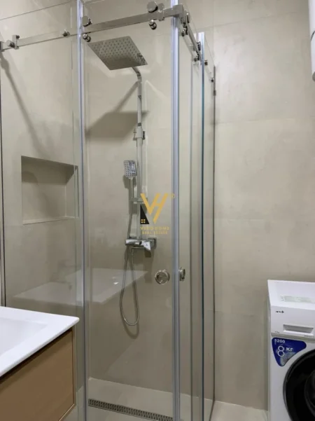 Tirane, jepet me qera apartament 1+1+Ballkon Kati 1, 75 m² 770 € (KOPSHTI ZOOLOGJIK)