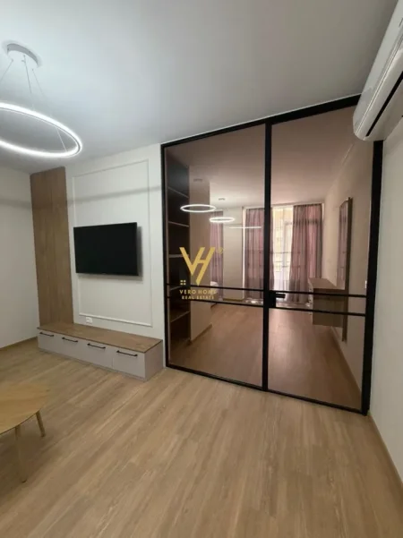 Tirane, jepet me qera apartament 1+1+Ballkon Kati 1, 75 m² 770 € (KOPSHTI ZOOLOGJIK)