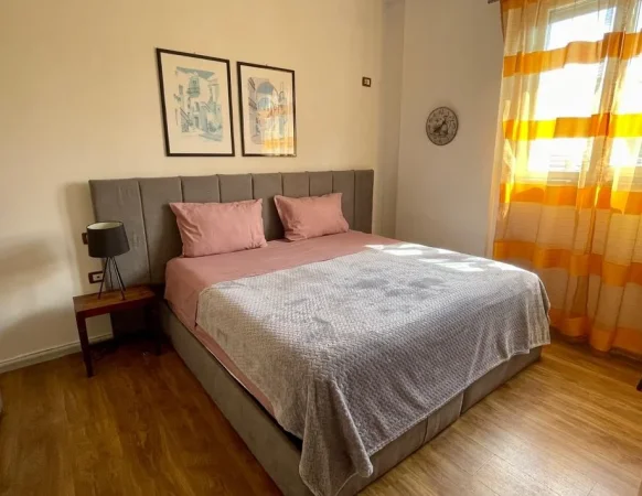 Tirane, jepet me qera apartament 1+1+Ballkon , 75 m² 650 € 