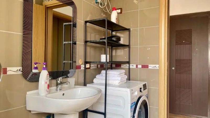Tirane, jepet me qera apartament 1+1+Ballkon , 75 m² 650 € 