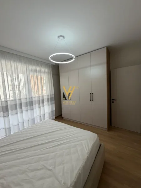 Tirane, jepet me qera apartament 1+1+Ballkon Kati 1, 75 m² 770 € (KOPSHTI ZOOLOGJIK)