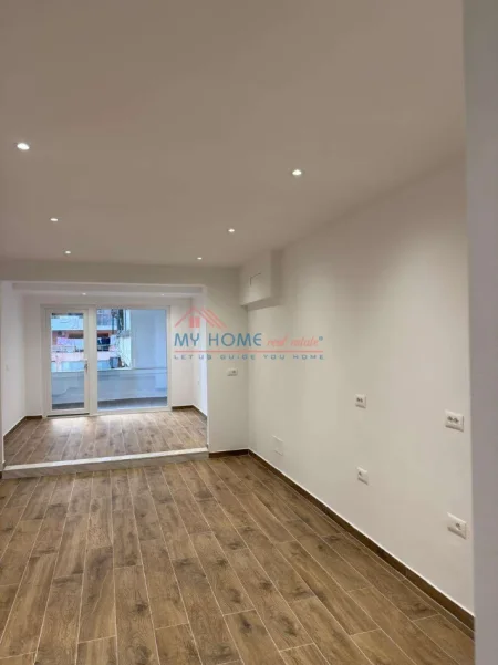 Tirane, jepet me qera zyre Kati 2, 60 m² 800 € (Rruga Asim Vokshi)