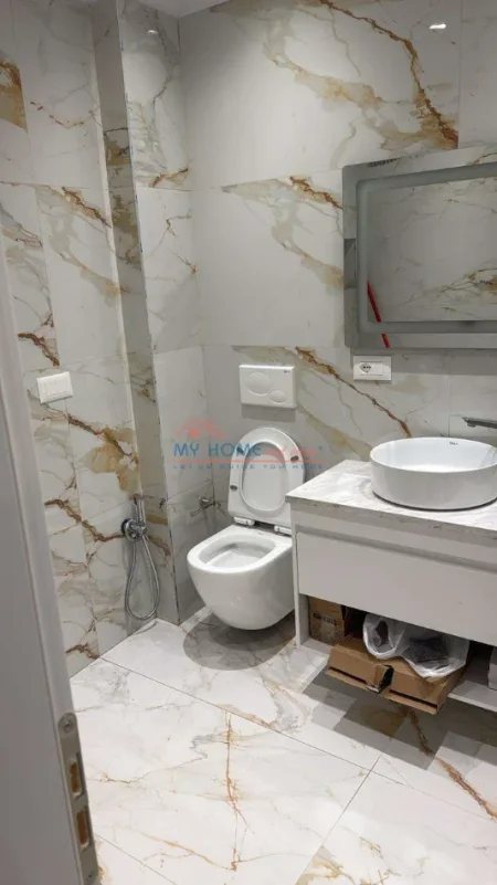 Tirane, jepet me qera zyre Kati 2, 60 m² 800 € (Rruga Asim Vokshi)