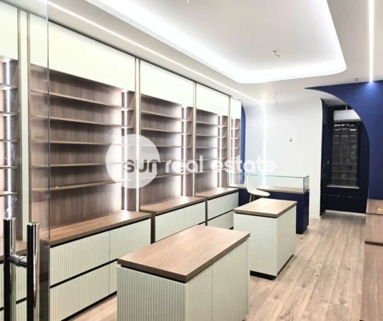 Shkoder, jepet me qera ambjent biznesi Kati 1, 33 m² (PARRUCE)