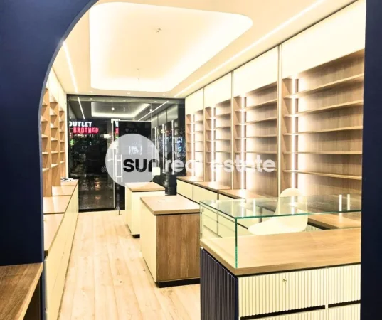 Shkoder, jepet me qera ambjent biznesi Kati 1, 33 m² (PARRUCE)