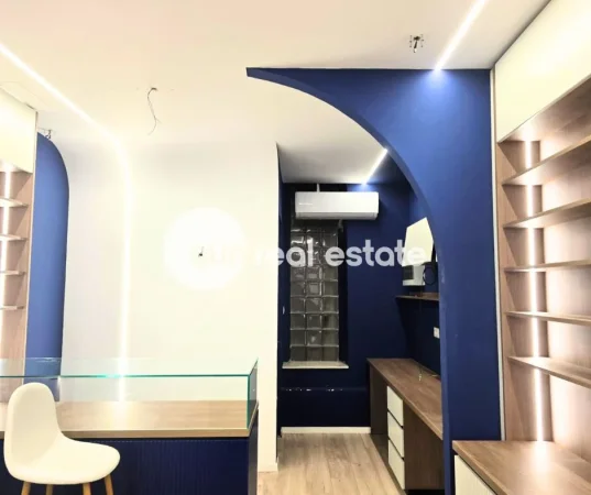 Shkoder, jepet me qera ambjent biznesi Kati 1, 33 m² (PARRUCE)