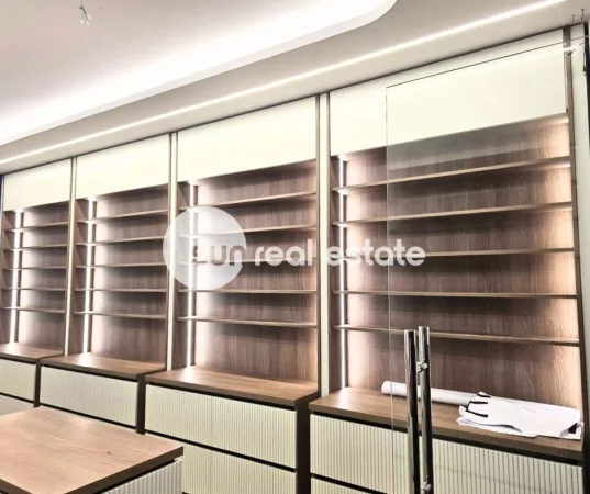 Shkoder, jepet me qera ambjent biznesi Kati 1, 33 m² (PARRUCE)