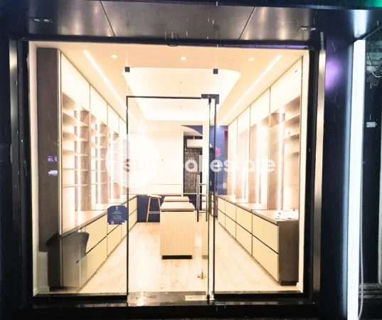 Shkoder, jepet me qera ambjent biznesi Kati 1, 33 m² (PARRUCE)