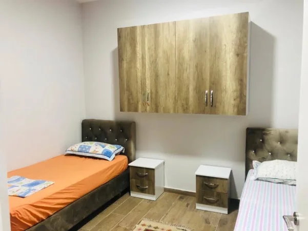 Elbasan, jepet me qera apartament 2+1+Ballkon Kati 1, 100 m² 390 € (https://maps.app.goo.gl/1XuMHsJhdP4SV83v5?g_st=ic)