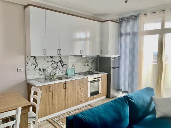 Elbasan, jepet me qera nga Pronari, pa-komision apartament 2+1+Ballkon Kati 8, 100 m² 390€