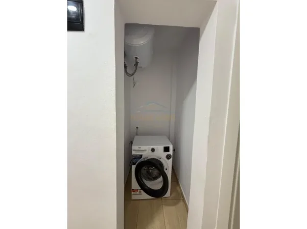 Tirane, jepet me qera apartament 1+1 Kati 1, 70 m² 500 € (Liqeni)