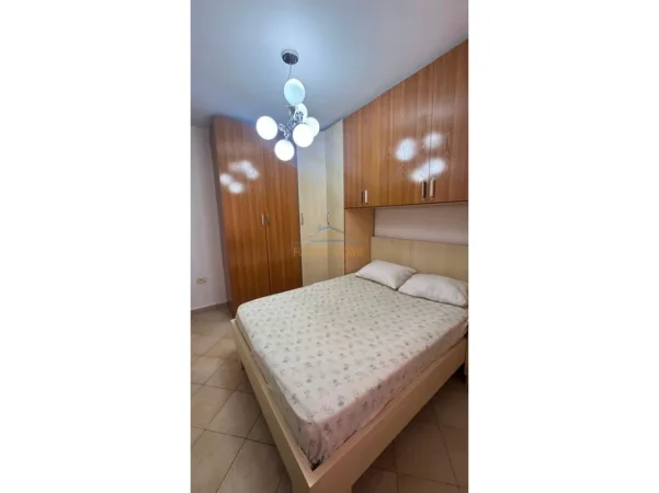 Tirane, jepet me qera apartament 3+1 Kati 2, 91 m² 600 € (Rruga Fortuzi)