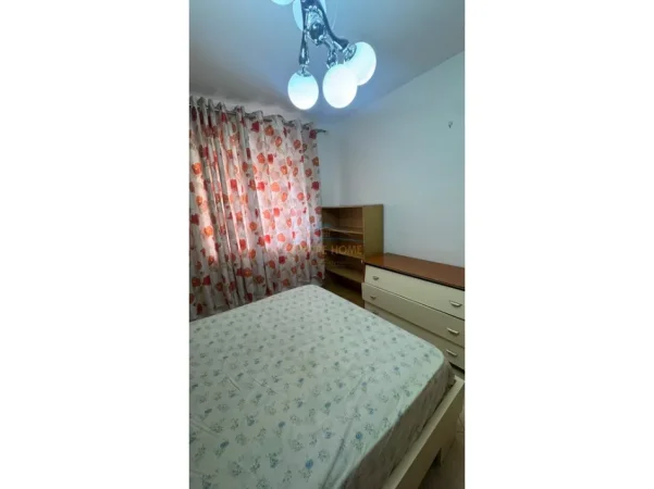 Tirane, jepet me qera apartament 3+1 Kati 2, 91 m² 600 € (Rruga Fortuzi)
