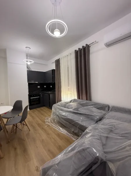 Tirane, jepet me qera apartament 1+1 Kati 2, 60 m² 450 € (REZIDENCA KADIU ALI DEM)