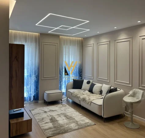 Tirane, jepet me qera apartament 1+1+Ballkon Kati 4, 70 m² 450 € (UNIVERS CITY)