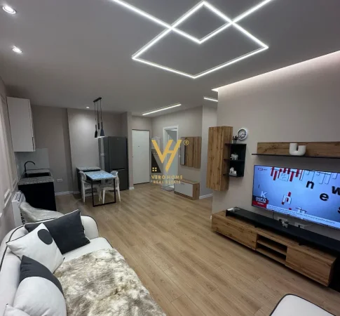 Tirane, jepet me qera apartament 1+1+Ballkon Kati 4, 70 m² 450 € (UNIVERS CITY)