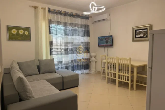 Tirane, jepet me qera apartament 2+1+Ballkon Kati 3, 80 m² 650 € (21 Dhjetori)