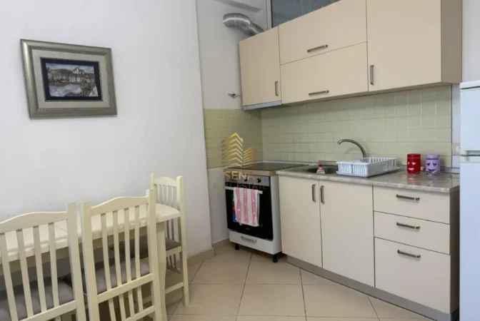 Tirane, jepet me qera apartament 2+1+Ballkon Kati 3, 80 m² 650 € (21 Dhjetori)