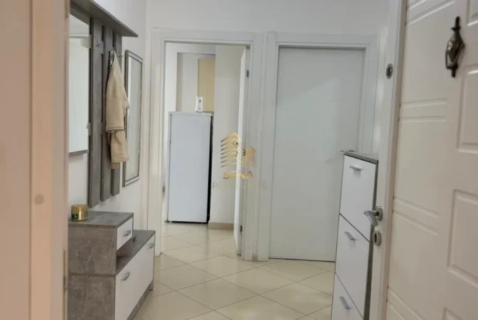 Tirane, jepet me qera apartament 2+1+Ballkon Kati 3, 80 m² 650 € (21 Dhjetori)