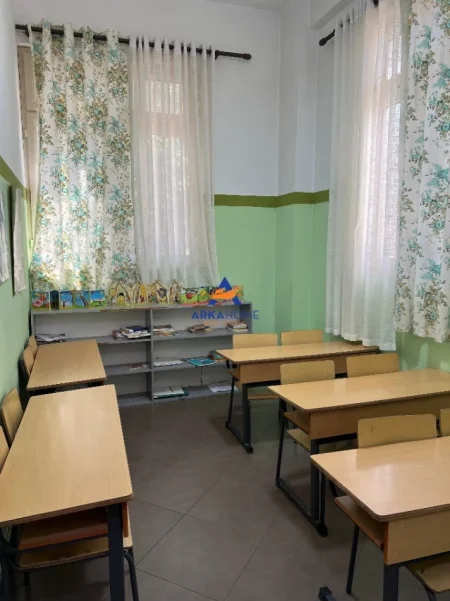Tirane, jepet me qera ambjent biznesi Kati 0, 120 m² 1.263 € 
