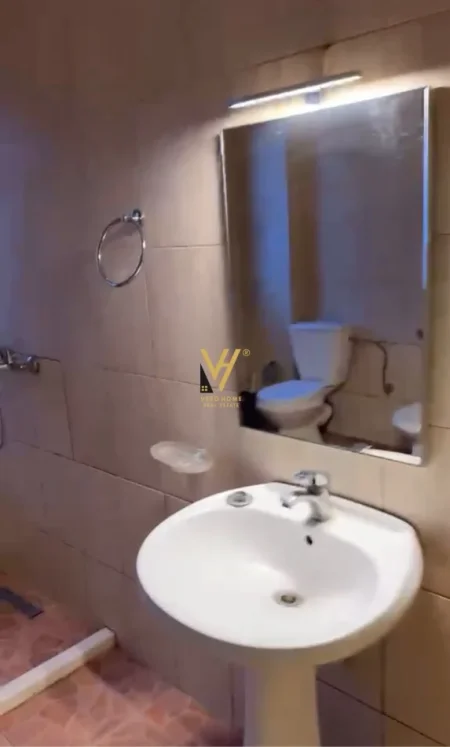 Tirane, jepet me qera apartament 2+1+Ballkon Kati 5, 85 m² 620 € (DON BOSKO)