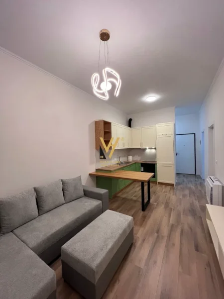 Tirane, jepet me qera apartament 1+1+Ballkon Kati 8, 75 m² 570 € (LAPRAKE)