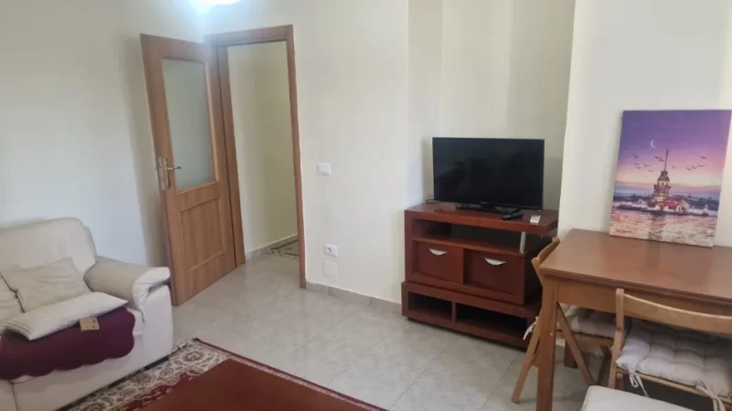 Tirane, jepet me qera apartament 1+1 Kati 4, 64 m² 500 € (rruga e durresit)