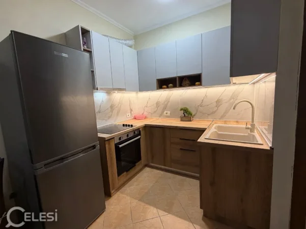 Tirane, jepet me qera apartament 1+1+Ballkon Kati 4, 60 m² 470 € (FERIT XHAJKO)