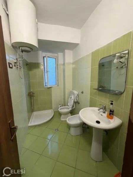 Tirane, jepet me qera apartament 1+1+Ballkon Kati 4, 60 m² 470 € (FERIT XHAJKO)
