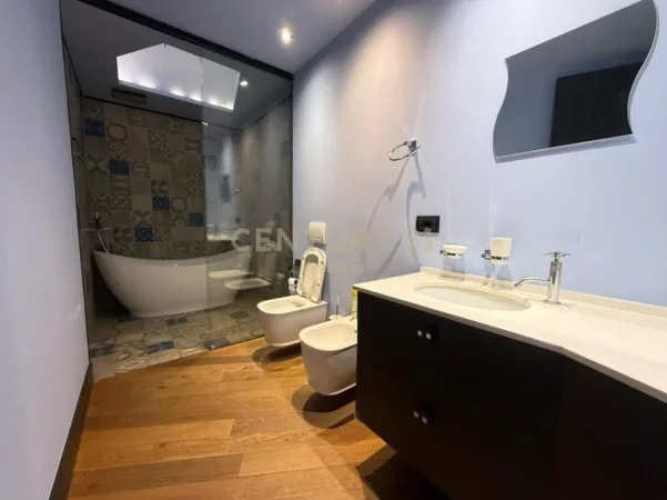 Tirane, jap me qera apartament+verande | Penthouse 3+1+Aneks+Ballkon Kati 8, 1.500 € 