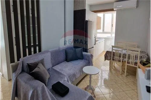 Vlore, jepet me qera apartament 2+1 Kati 4, 74 m² (Rruga Gjergj Kastrioti (Transballkanike), Vlorë)