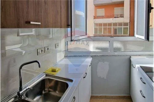 Vlore, jepet me qera apartament 2+1 Kati 4, 74 m² (Rruga Gjergj Kastrioti (Transballkanike), Vlorë)