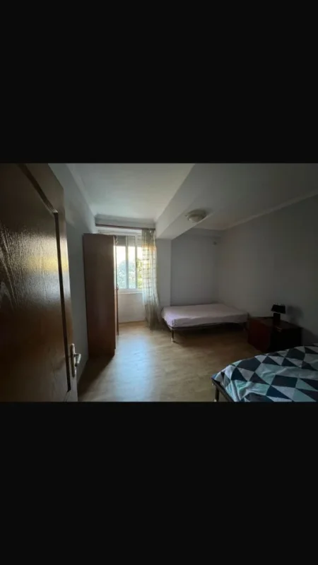 Tirane, jepet me qera apartament 3+1 Kati 2, 110 m² 600 € (Oxhaku)