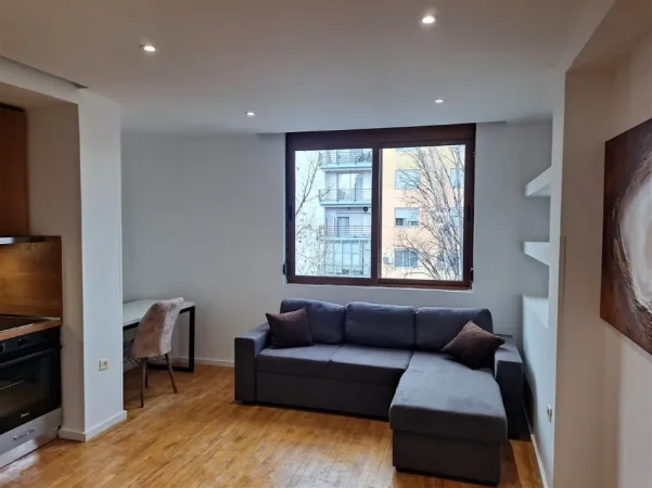 Tirane, jepet me qera apartament 2+1+Ballkon Kati 2, 85 m² 500 € (FERIT XHAJKO)