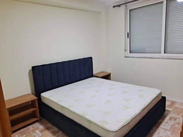Tirane, jepet me qera apartament 2+1+Ballkon Kati 2, 85 m² 500 € (FERIT XHAJKO)