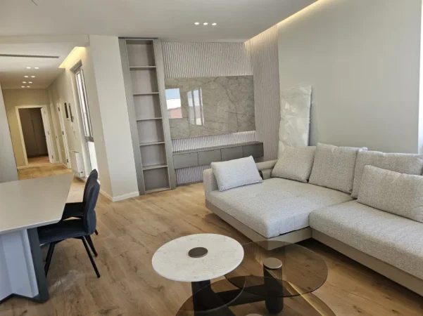 Tirane, jepet me qera 2+1+Aneks+Ballkon , 105 m² 1.900 € (Liqeni I Thate)