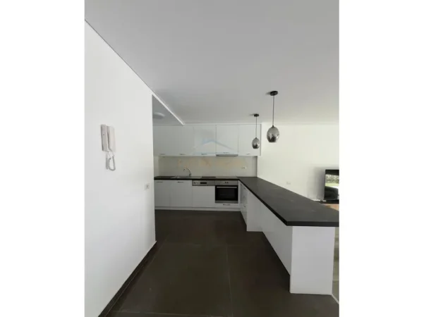 Tirane, shitet apartament 3+1 , 208 m² 650.000 € (Mullet)