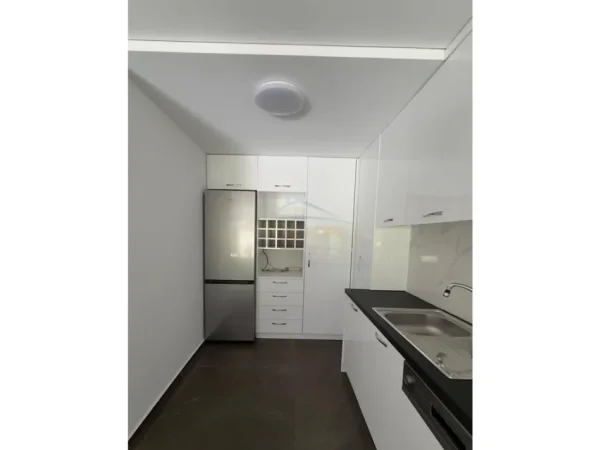 Tirane, shitet apartament 3+1 , 208 m² 650.000 € (Mullet)