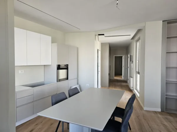 Tirane, jepet me qera 2+1+Aneks+Ballkon , 105 m² 1.900 € (Liqeni I Thate)