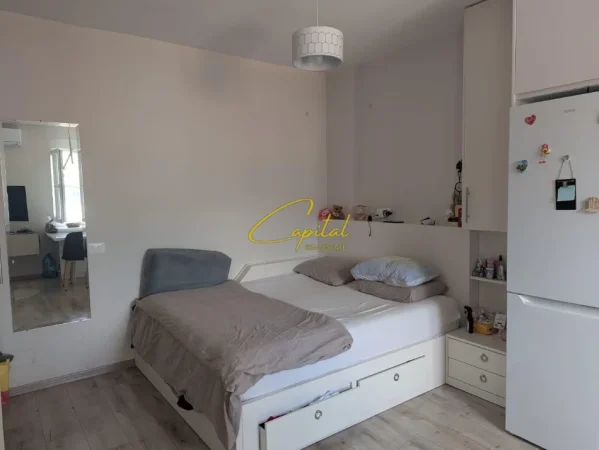 Tirane, jepet me qera garsonier 1+1 Kati 3, 40 m² 500 € (PAZARI I RI)