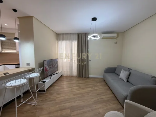 Tirane, jepet me qera apartament 1+1 Kati 1, 70 m² 750 € (Pazari i Ri)