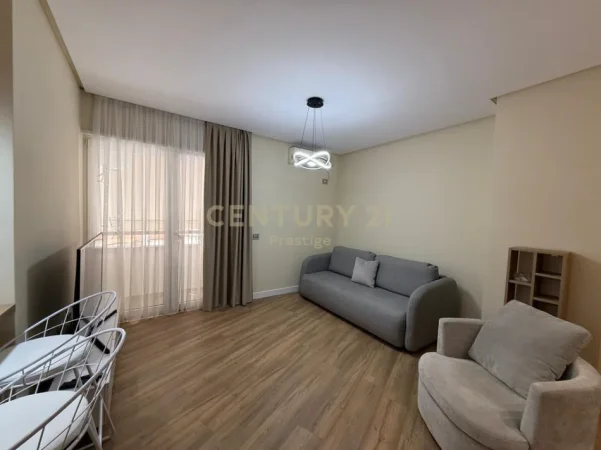 Tirane, jepet me qera apartament 1+1 Kati 1, 70 m² 750 € (Pazari i Ri)