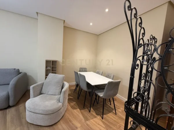 Tirane, jepet me qera apartament 1+1 Kati 1, 70 m² 750 € (Pazari i Ri)